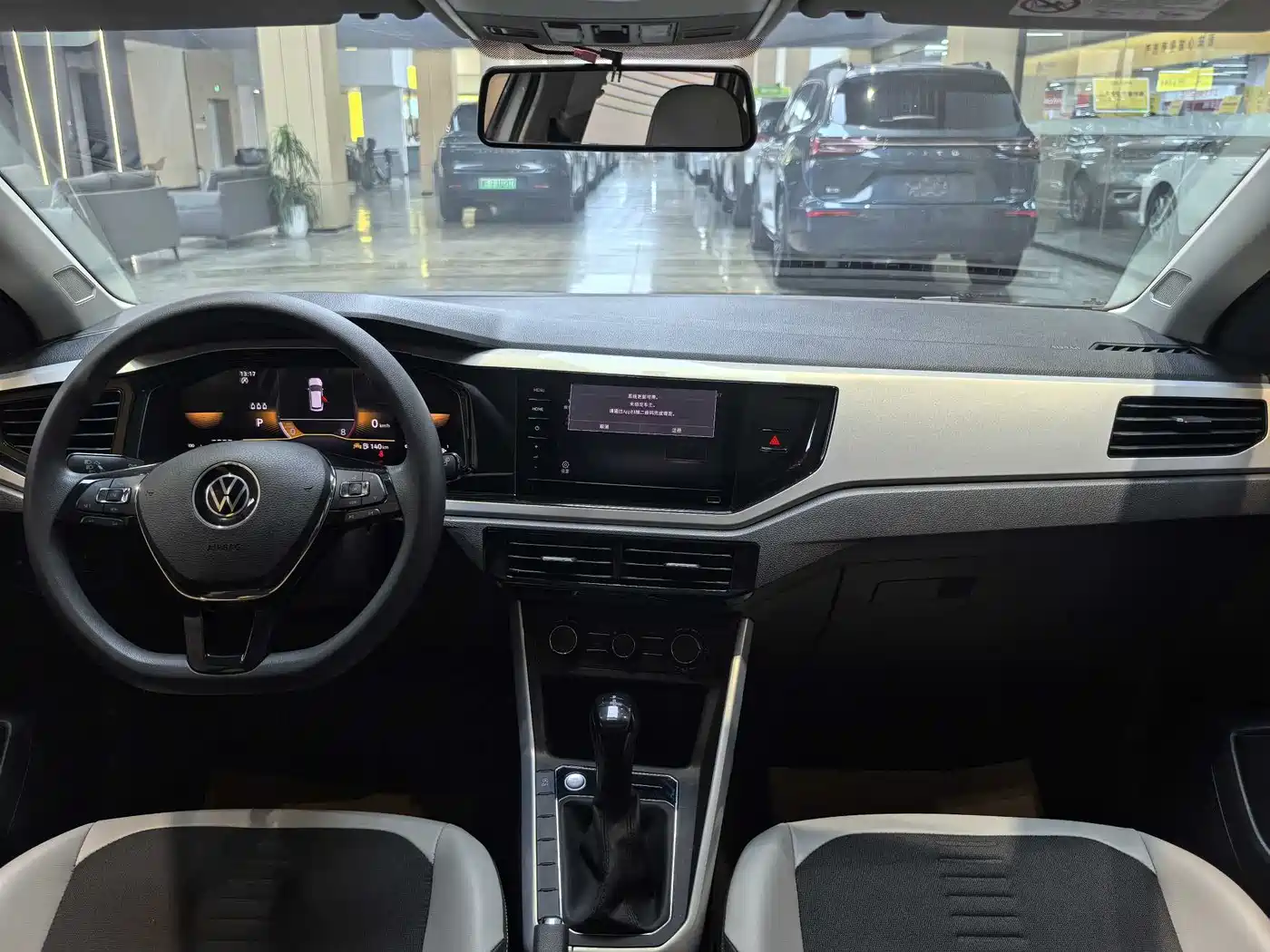 Volkswagen Polo 2023 Facelift Plus 1.5L Auto Chroma Tech Edition фото 7