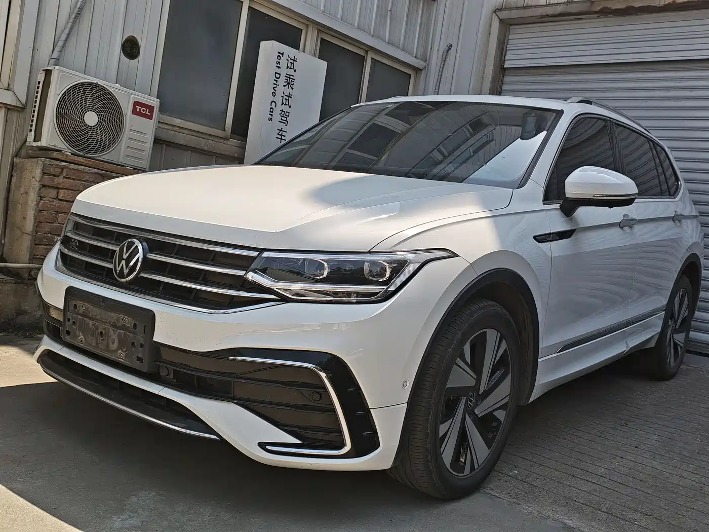 Volkswagen Tiguan L 2023 Facelift 380TSI Auto 4WD R-Line Cross Enjoy Edition 7-Seater