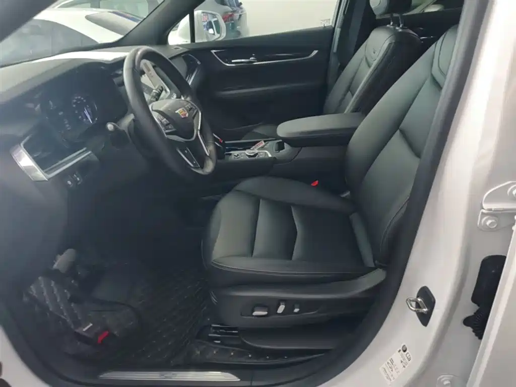 Cadillac XT5 2024 2.0T FWD Fashion Edition фото 15