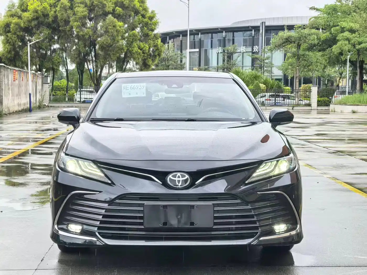 Toyota Camry 2021 2.0G Luxury Edition фото 2