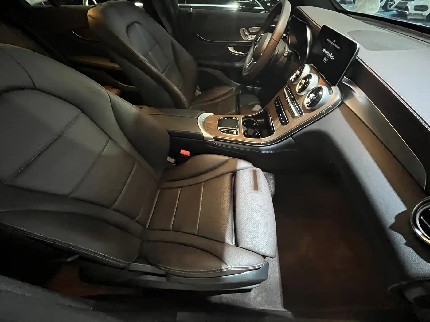 Mercedes-Benz GLC 2020 Facelift GLC 300 L 4MATIC Dynamic фото 9