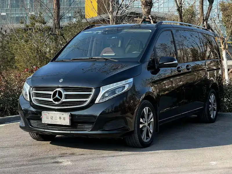 Mercedes-Benz V-Class Model V 260 Pilot Edition