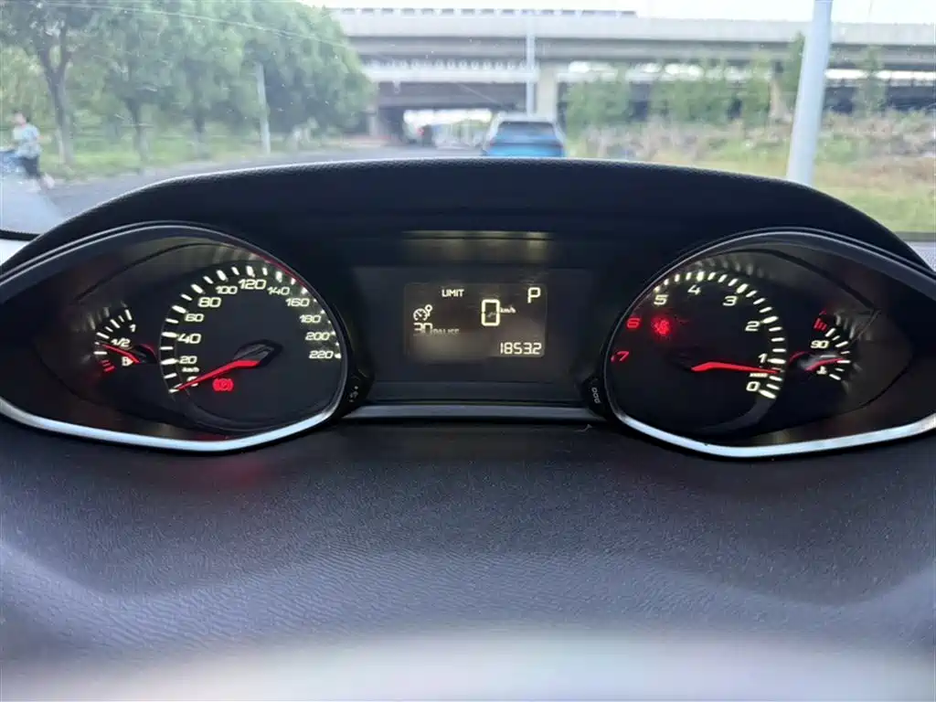 Peugeot 308S 2015 1.6T Auto Dynamic Edition фото 4