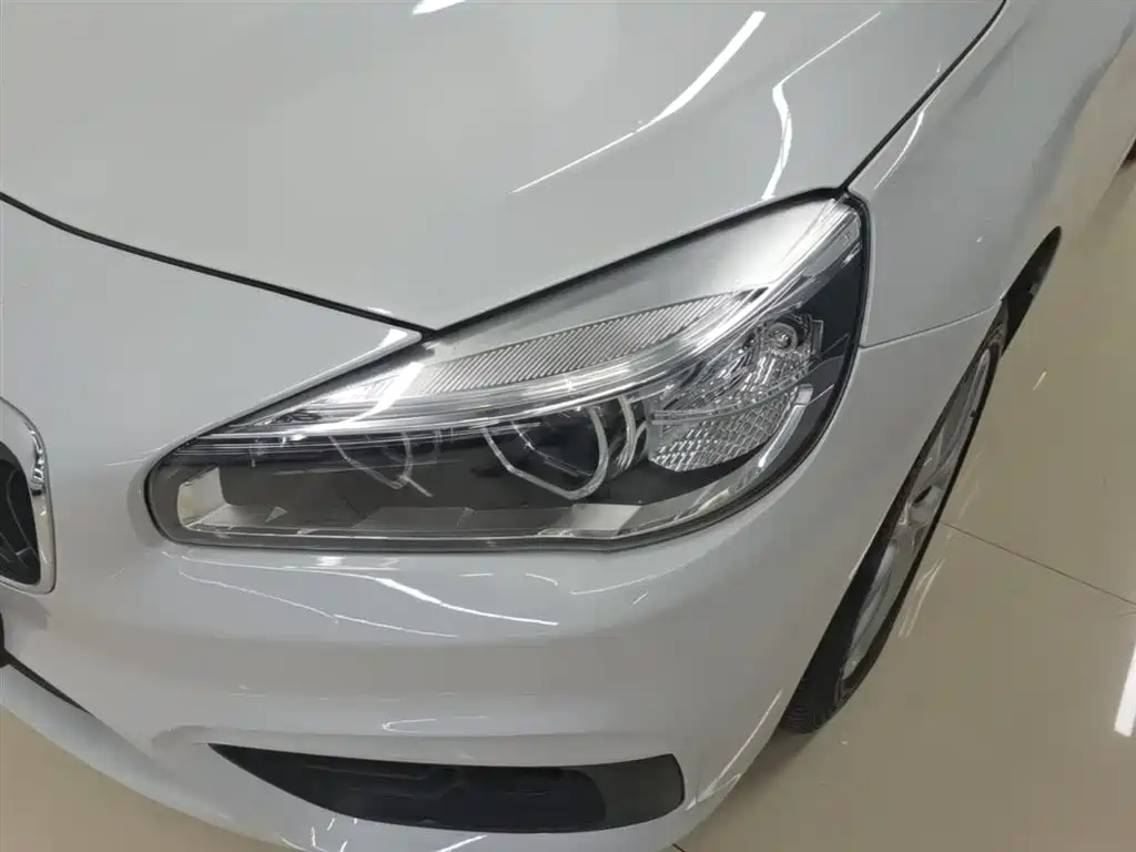 BMW 2 Series Touring 2016 220i Leading Model фото 24