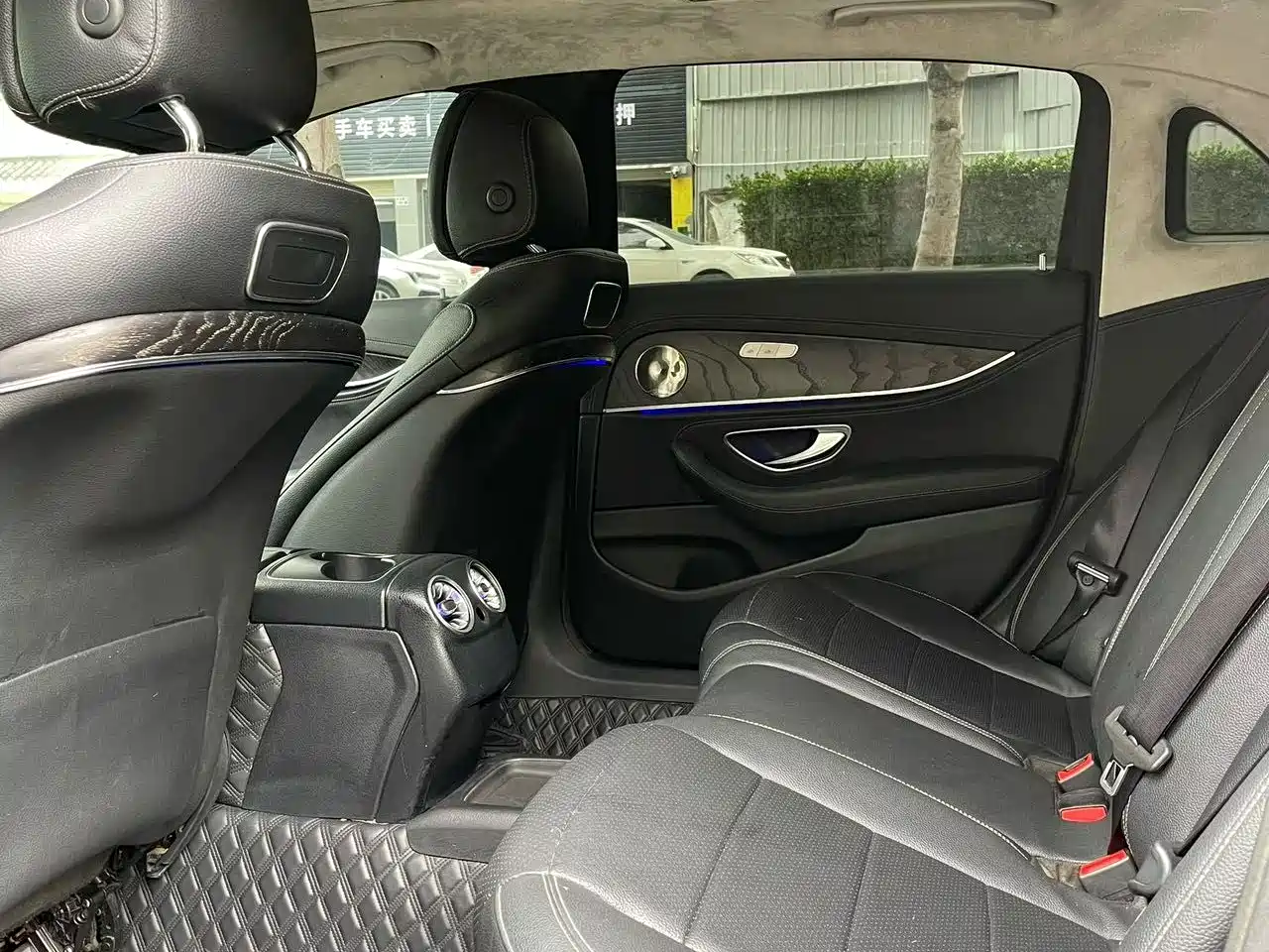 Mercedes-Benz E-Class 2016 E 200 L Sport Type фото 5
