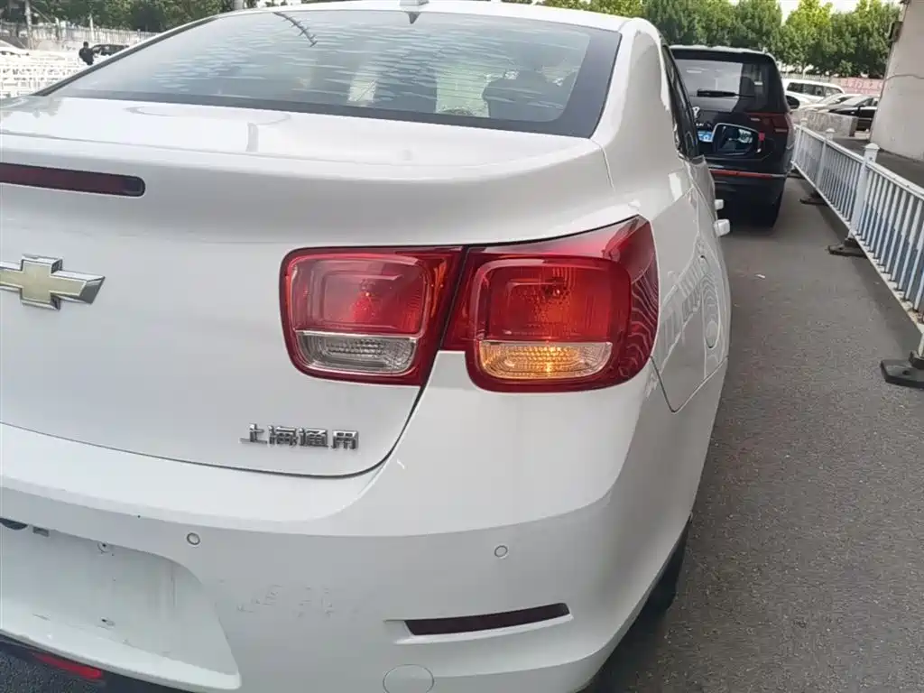 Chevrolet Malibu 2014 2.0L Automatic Luxury фото 8