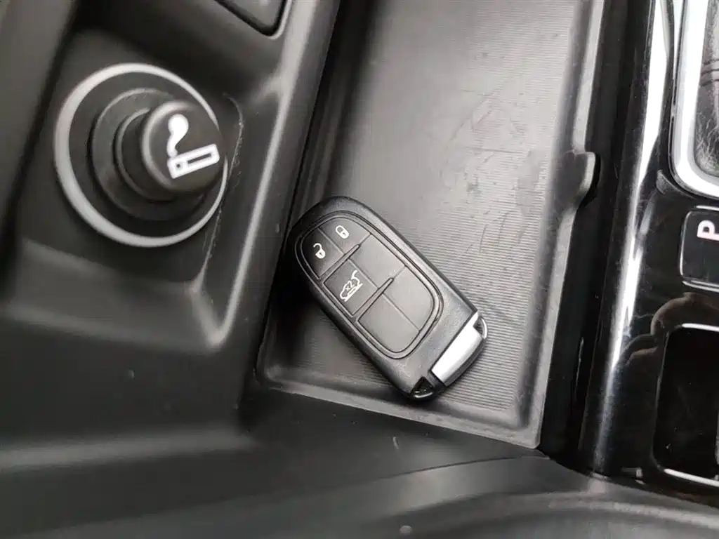 JEEP GRAND COMMANDER