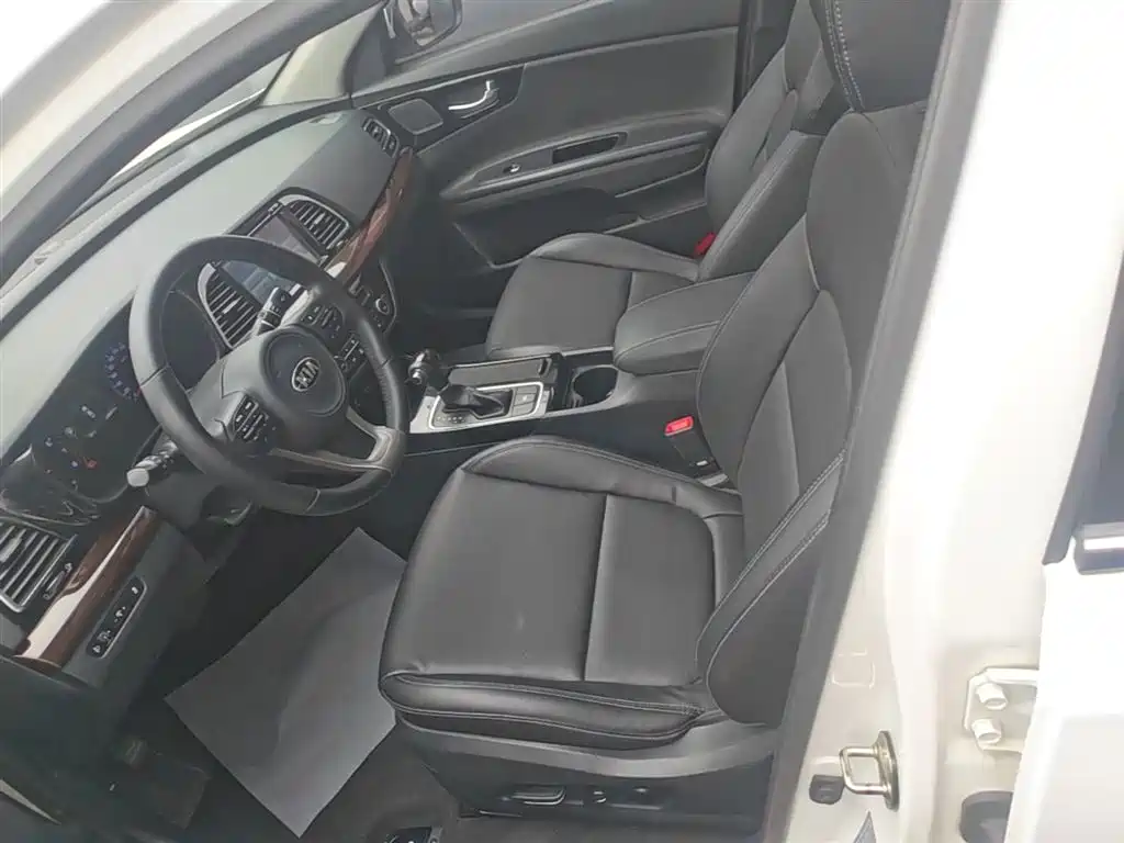 Kia K4 2014 1.8L Automatic DLX фото 15