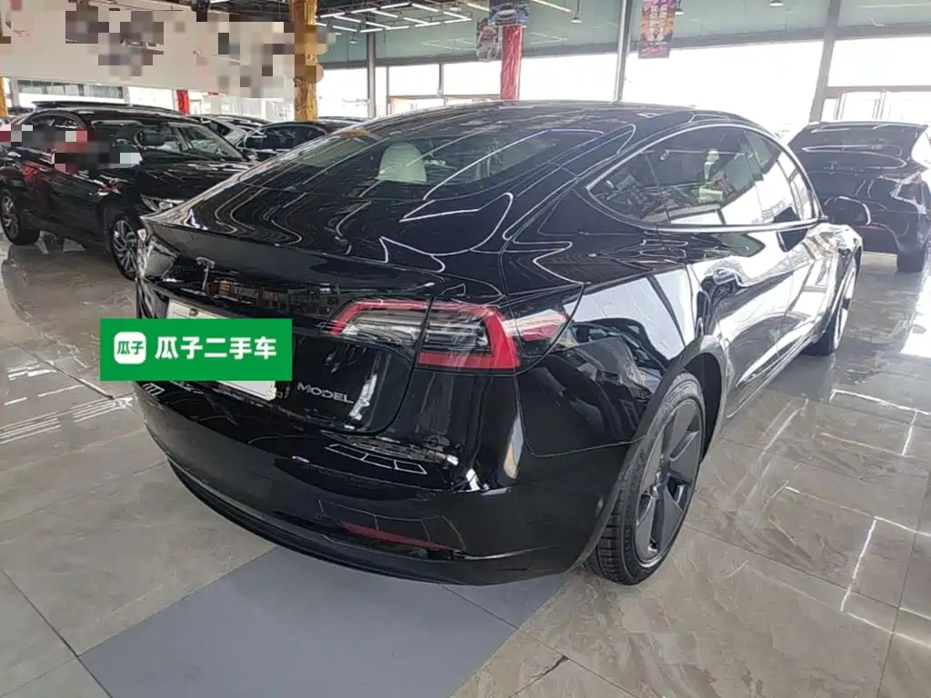 Фото 7 - Tesla Model 3