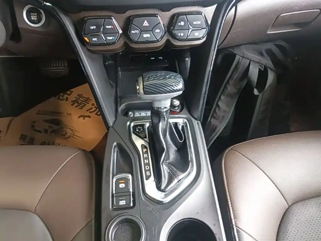 GAC Trumpchi Trumpchi GS4 2017 235T Automatic 2WD Luxury Smart Connected Edition фото 14