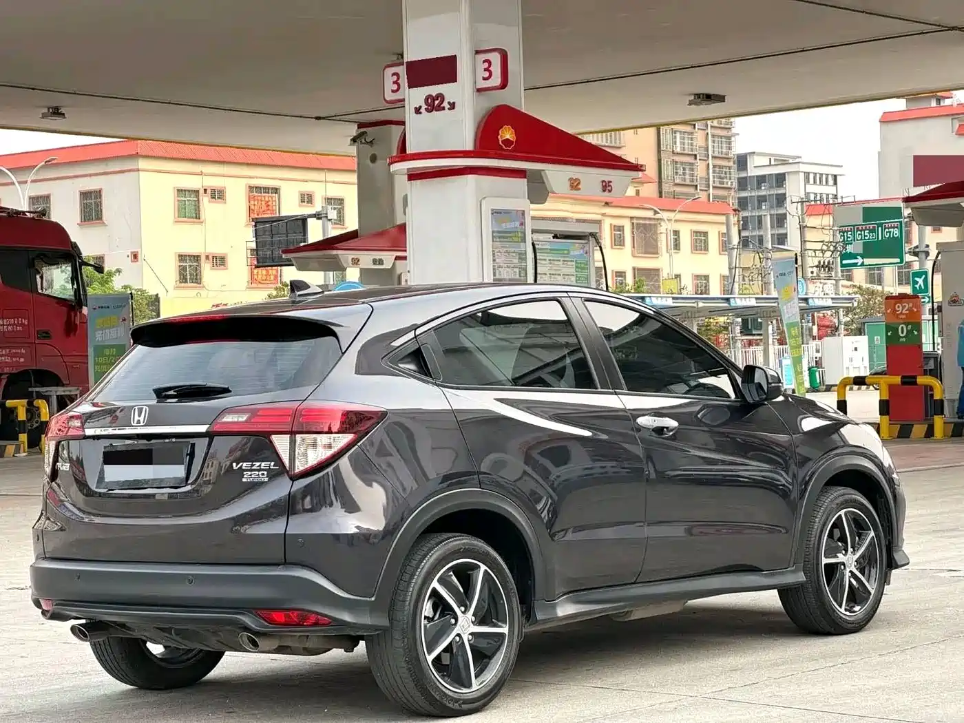 Фото 9 - Honda Vezel