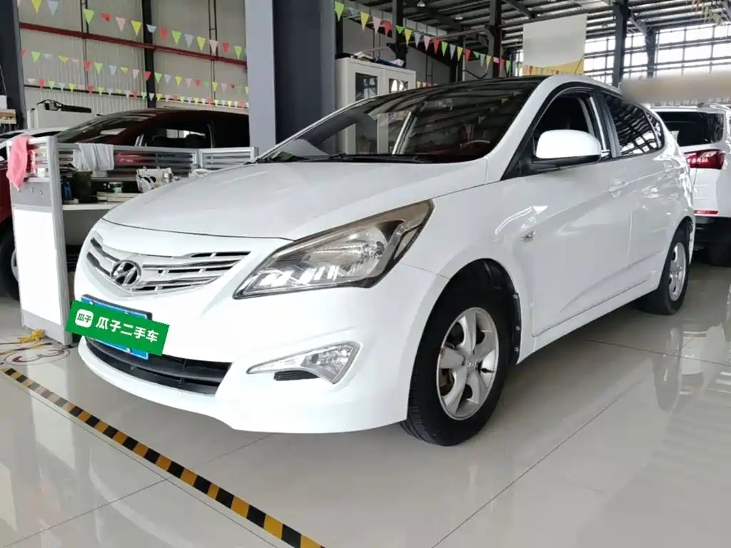 Hyundai Reina 2015 2014 Model 1.4L Automatic GLX