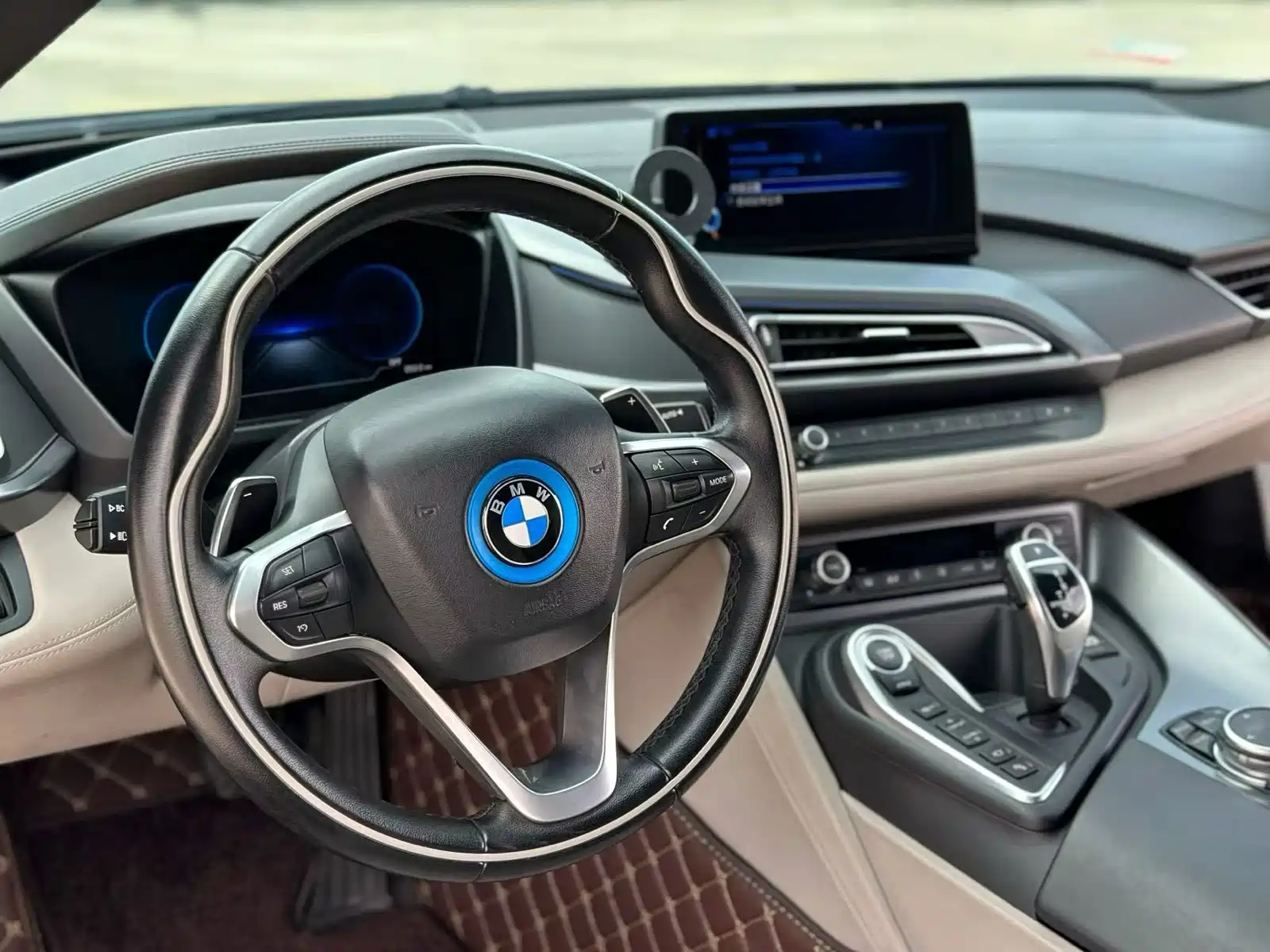 Photo 8 - BMW i8