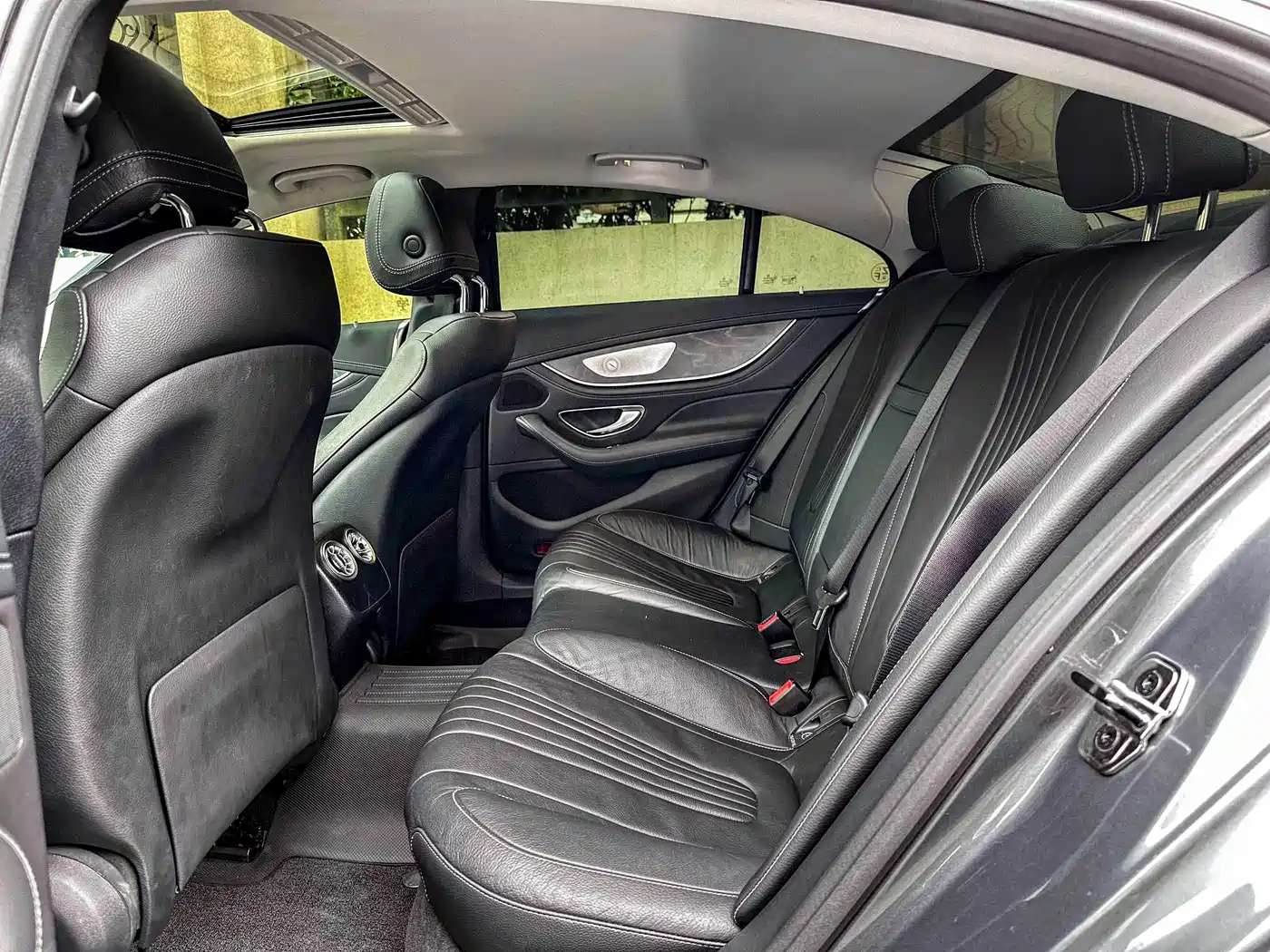 Mercedes-Benz CLS 2018 CLS 300 Luxury фото 16