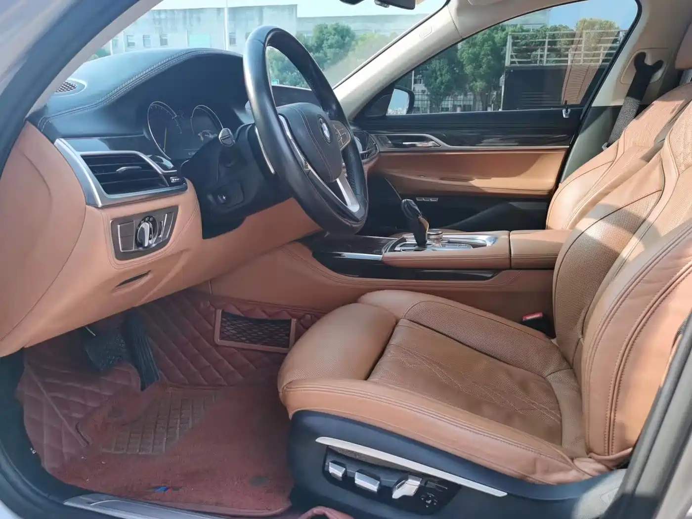 BMW 7 Series 2016 740Li Leading Edition фото 3