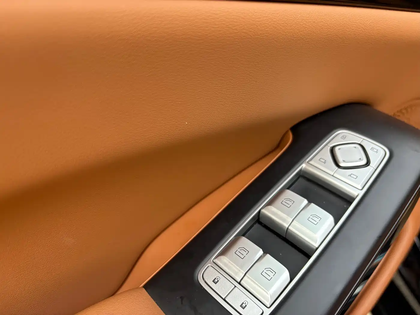 Hongqi H9 2025 2024 2.0T Qichang Luxury Business Edition