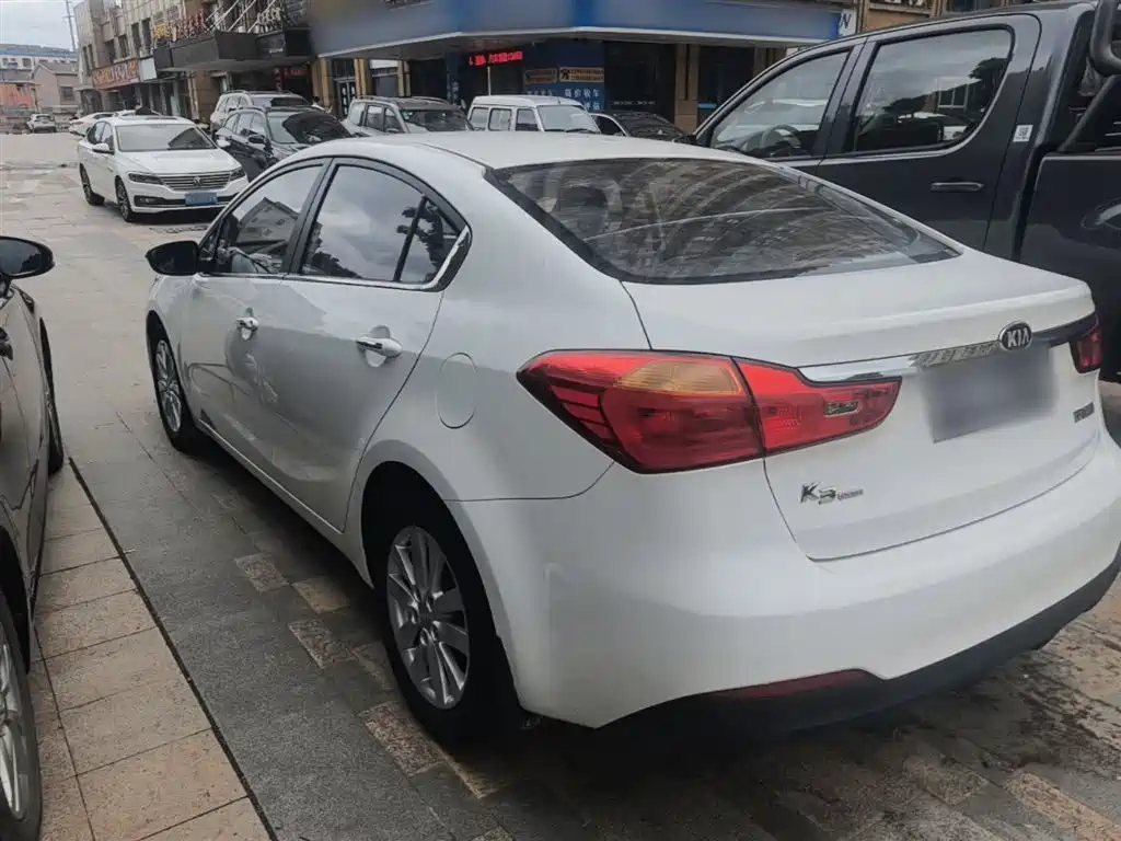 Kia K3 2013 1.6L Automatic GLS фото 5