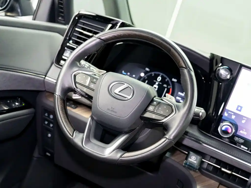 Lexus LM 2024 2023 500h 6-Seater Prestige Edition