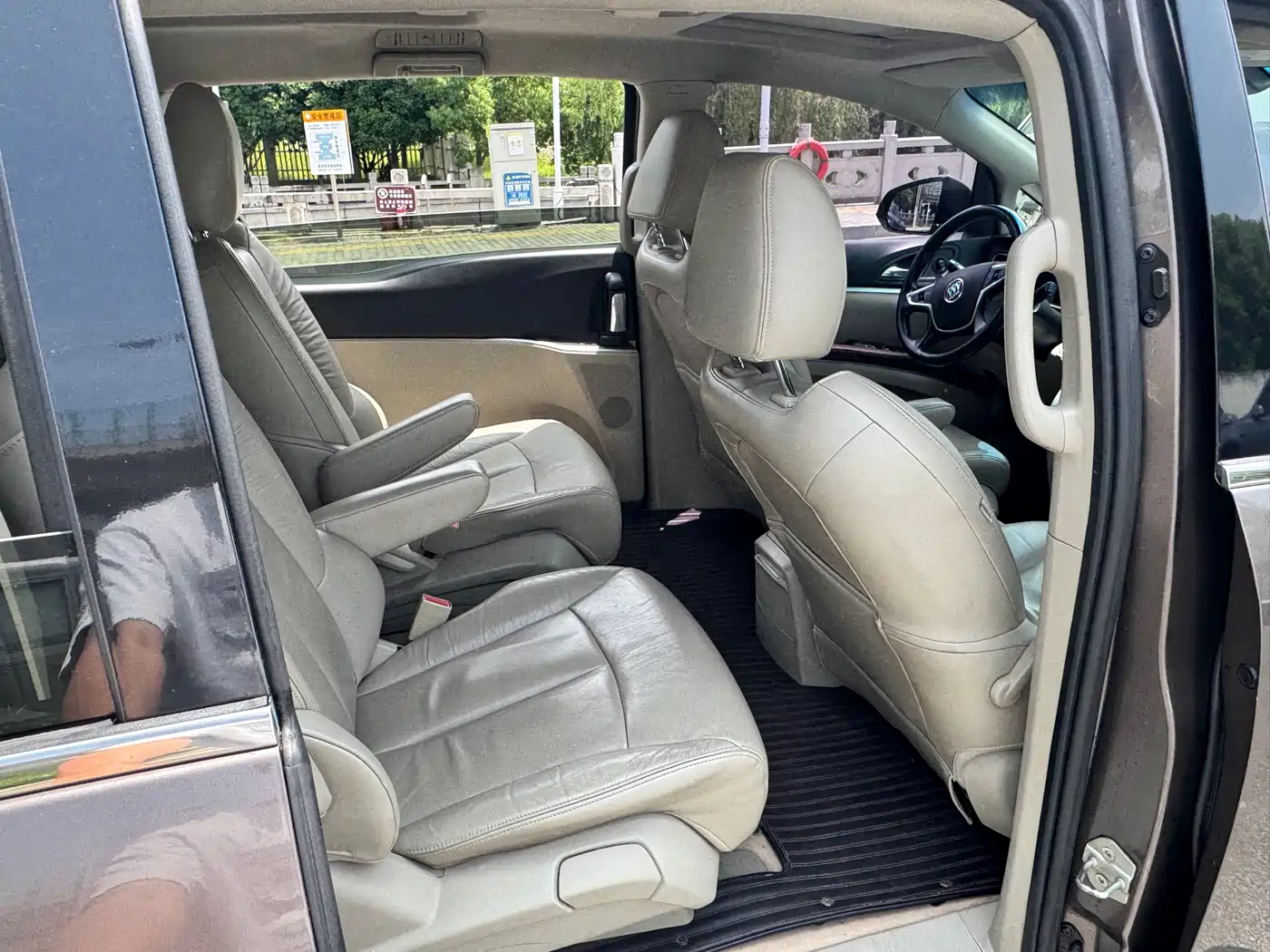 Buick GL8 2014 2.4L LT Luxury Business Executive фото 13