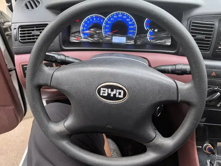 Фото 15 - BYD F3