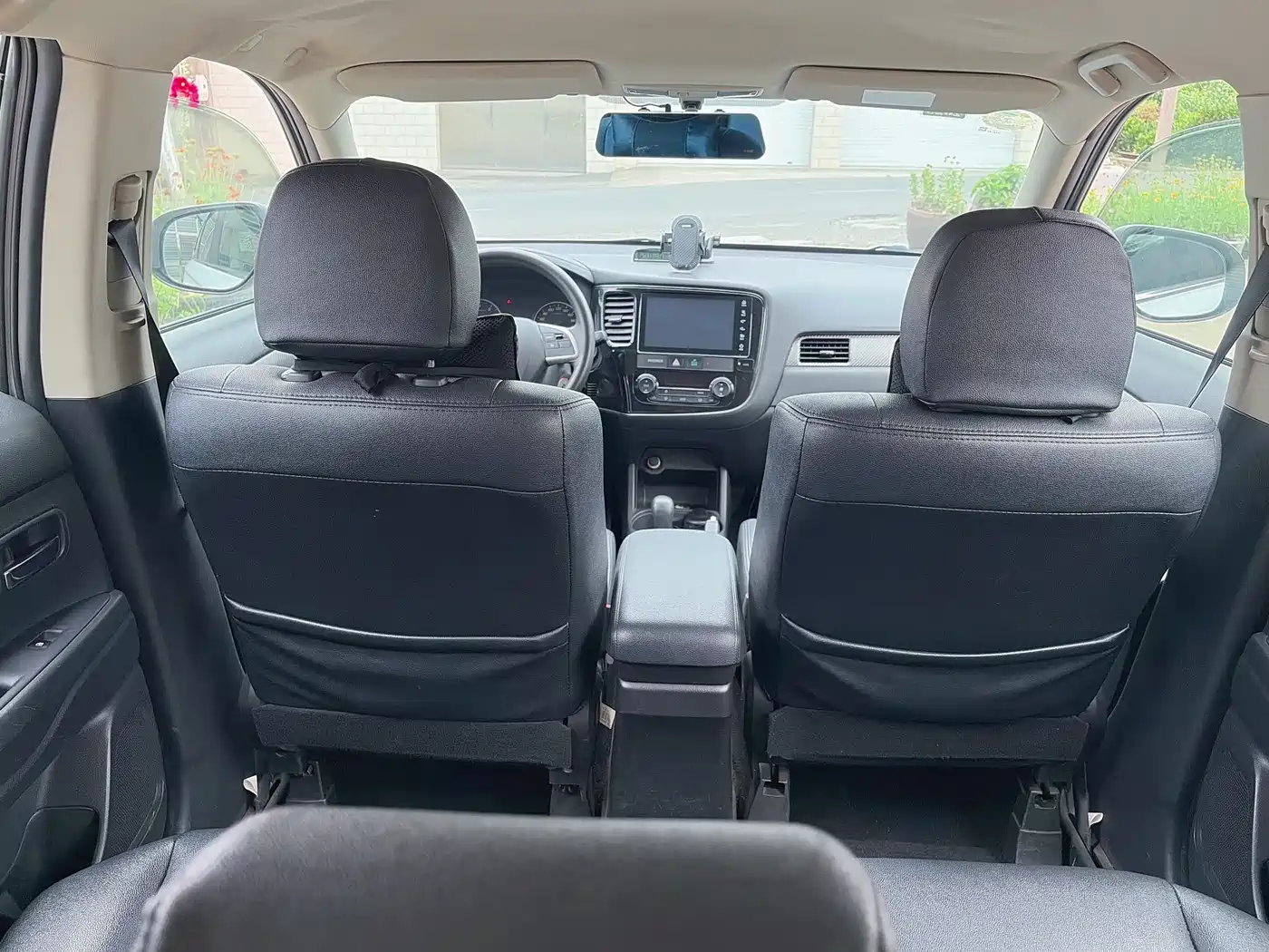 Mitsubishi Outlander 2016 2.0L 2WD Fashion Edition 5-seater фото 9