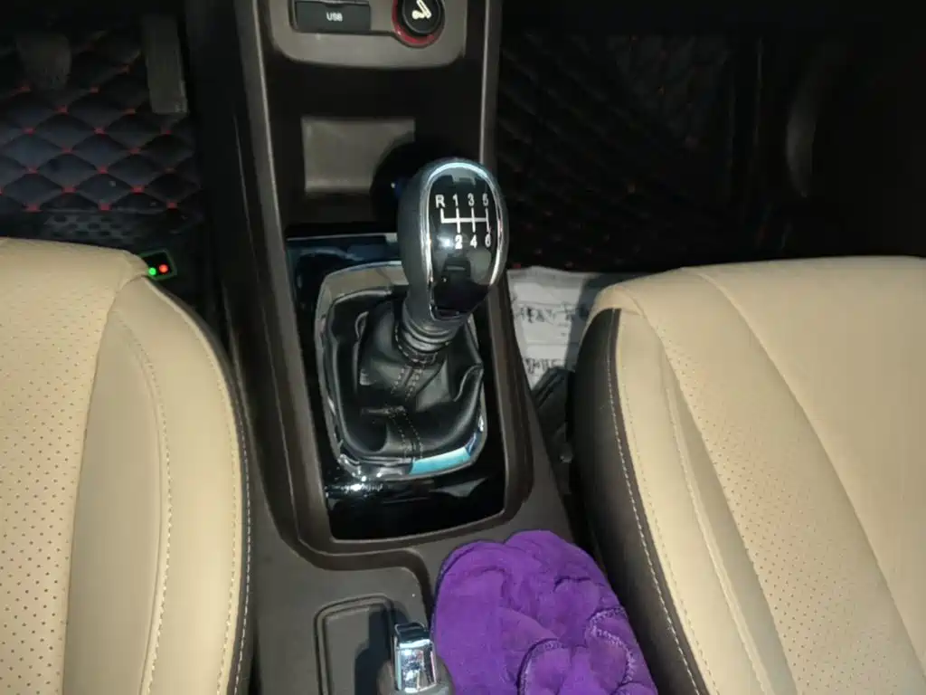 Baojun 310W 2018 2017 1.5L Manual Fashion Edition (China V)