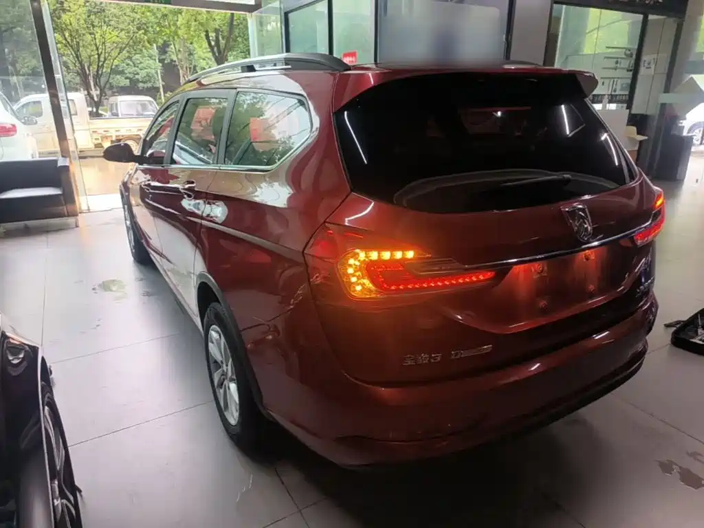 Baojun 310W 2018 2017 1.5L Manual Fashion Edition (China V)