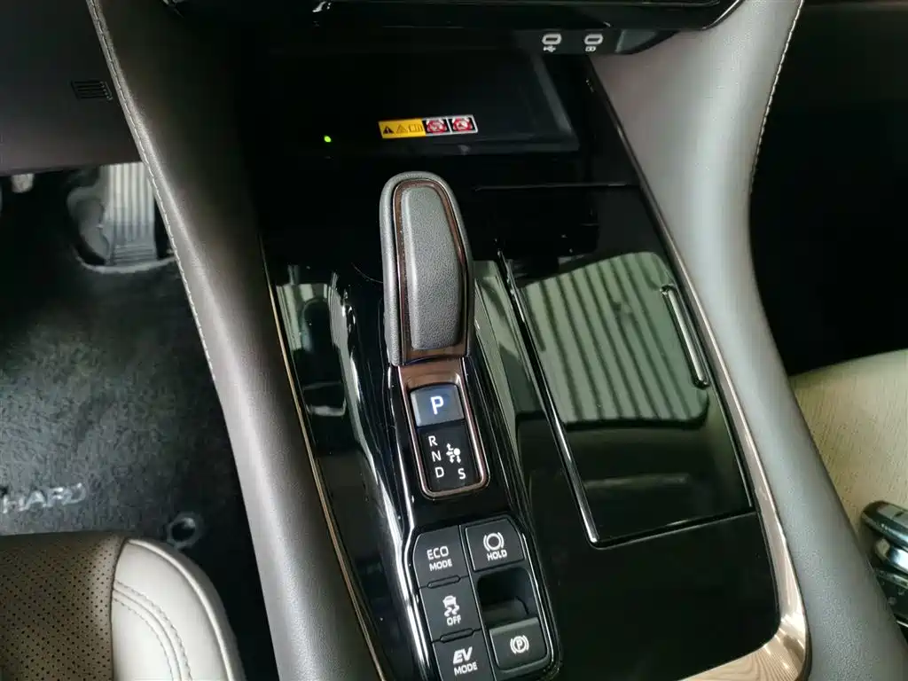 Toyota Alphard 2024 Hybrid 2.5L Prestige Edition фото 6