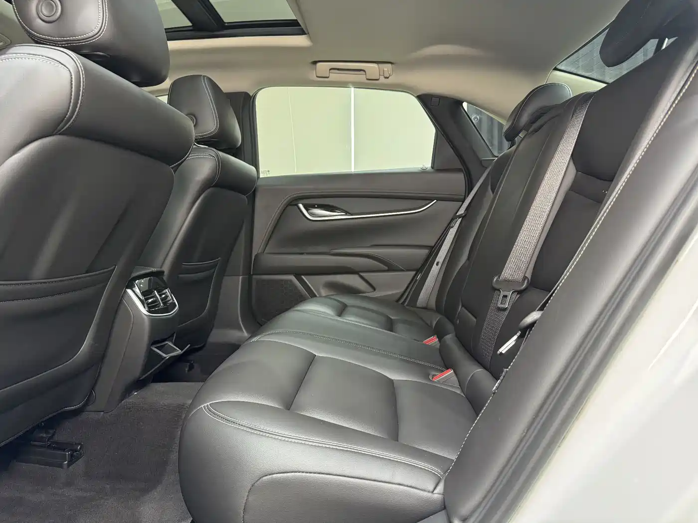 Cadillac XTS 2018 28T Technology фото 20