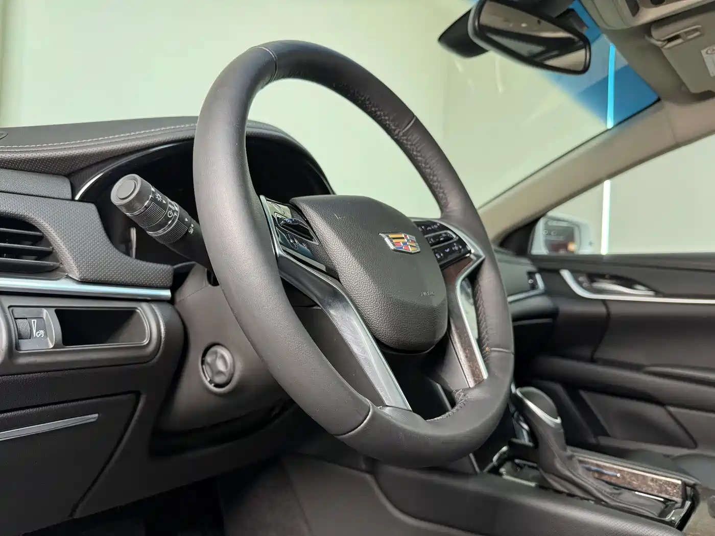 Cadillac XTS 2018 28T Technology фото 19