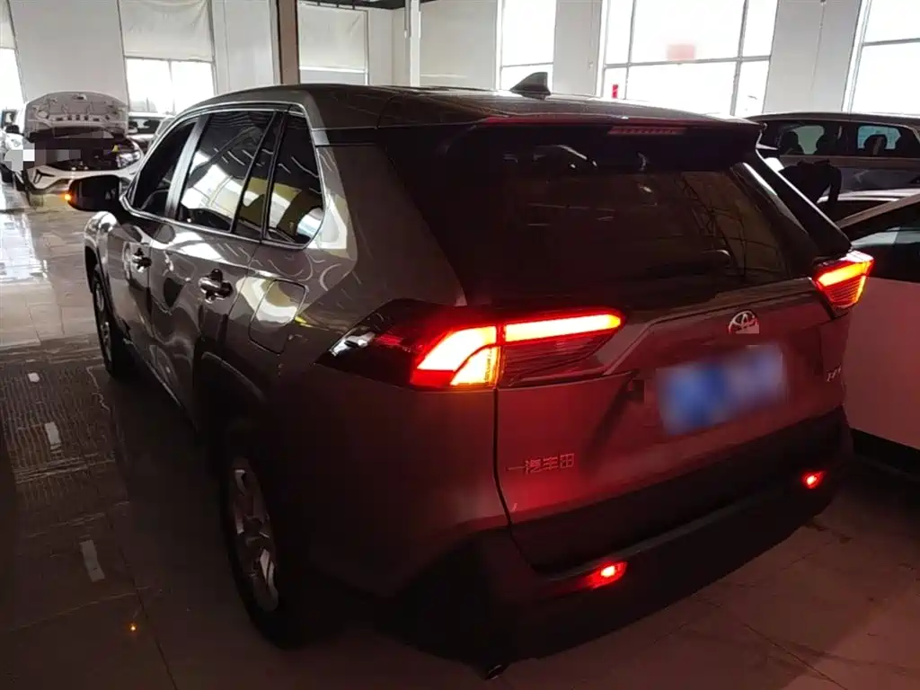 Toyota RAV4 Rongfang 2024 2.0L CVT FWD Urban Edition фото 5