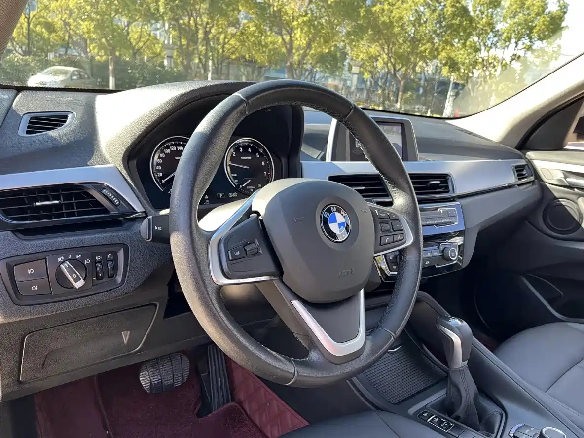 BMW X1 2019 sDrive18Li Fashion Model фото 12