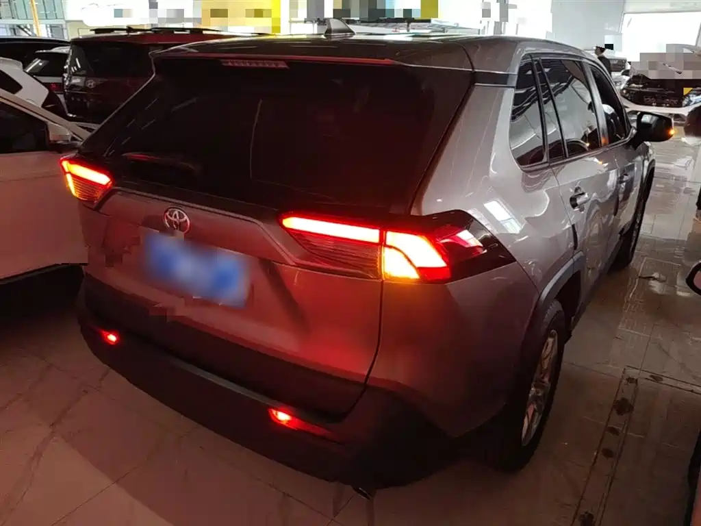 Toyota RAV4 Rongfang 2024 2.0L CVT FWD Urban Edition фото 7