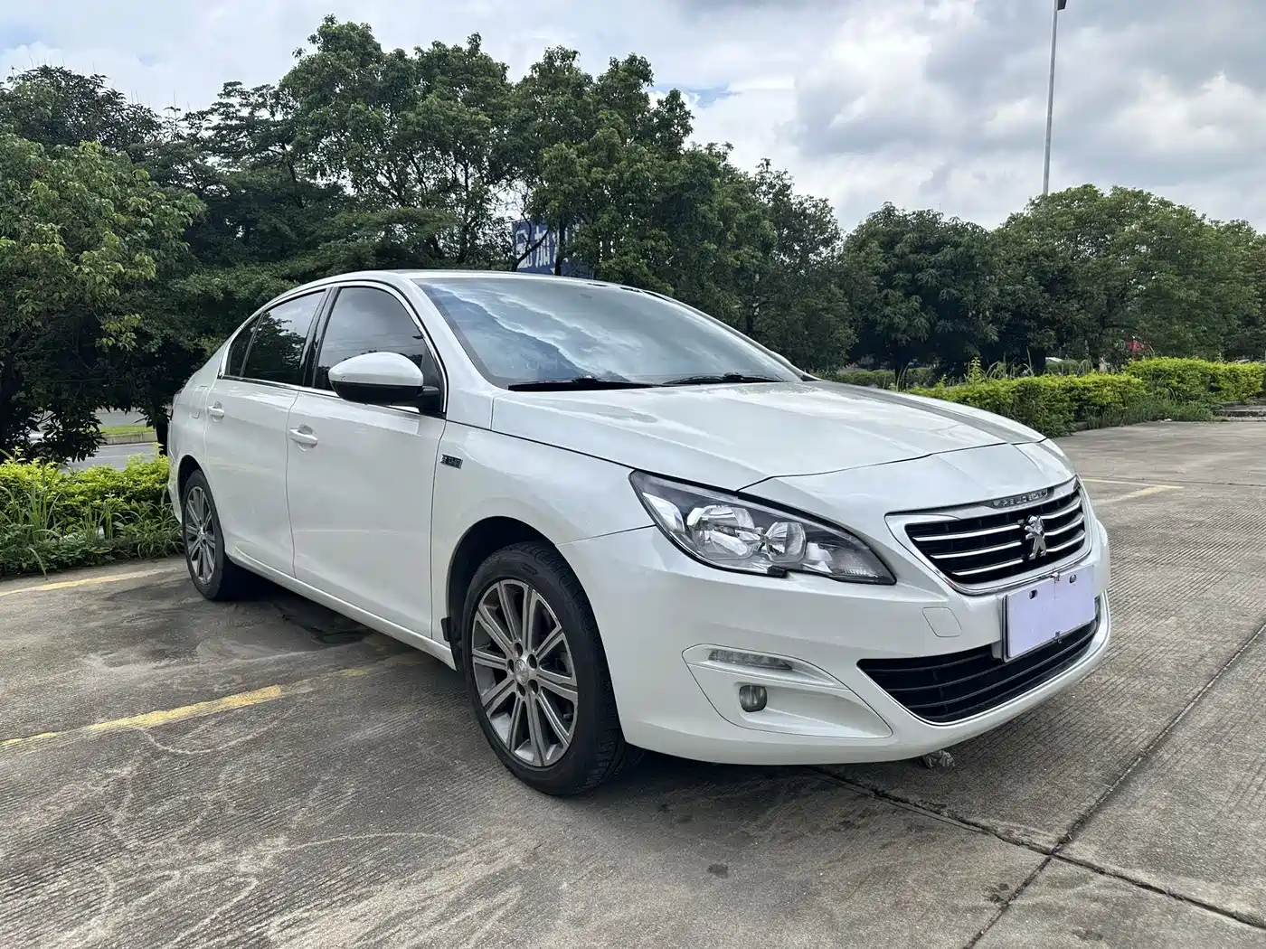 Peugeot 408 2016 1.6T Automatic Luxury Edition фото 3