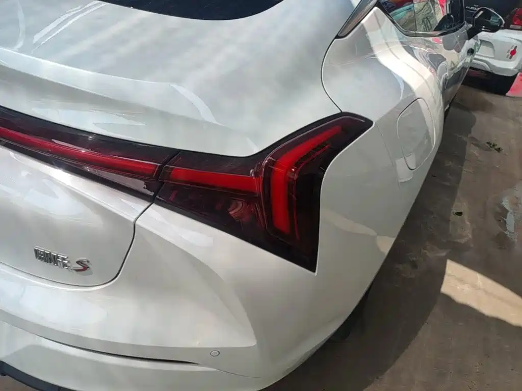 Nezha Auto Nezha S 2026 2024 Model Pure Electric 520km RWD Lite Edition