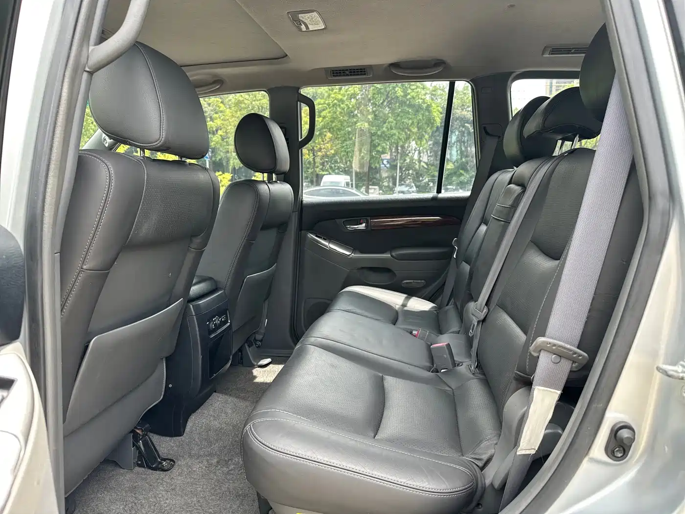Photo 10 - Toyota Prado