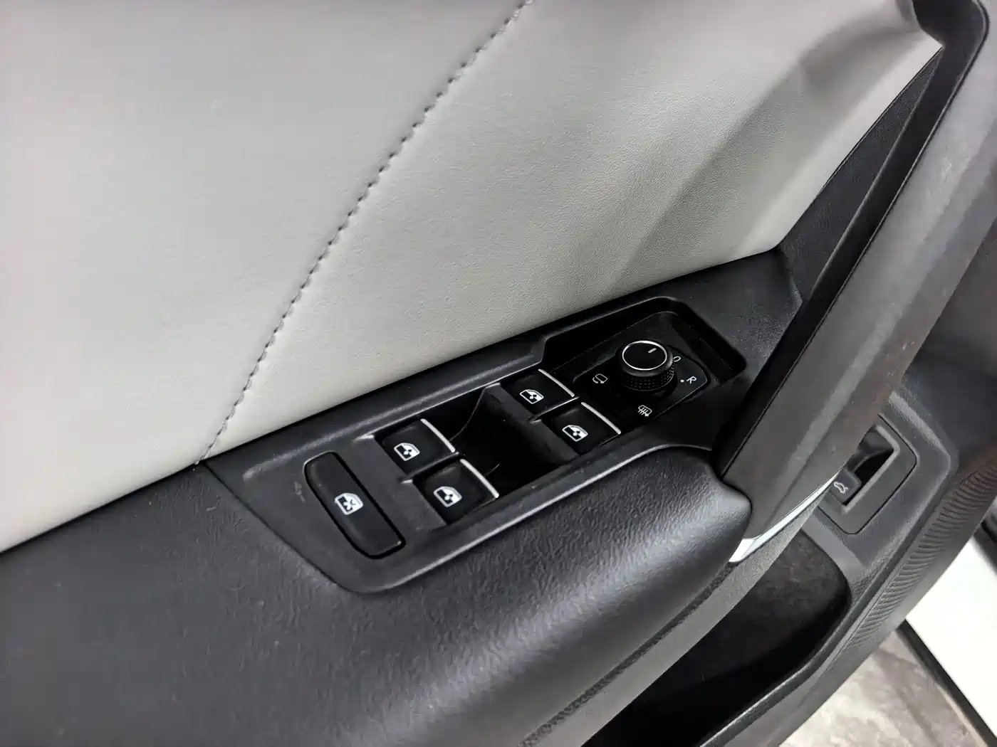 Volkswagen Tayron 2023 280TSI 2WD Luxury Plus Advanced Edition фото 14
