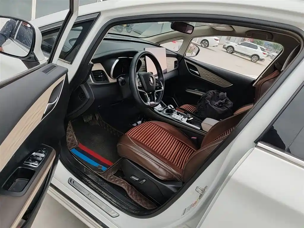 BYD Song MAX New Energy 2022 DM-i 105KM Executive Edition фото 12