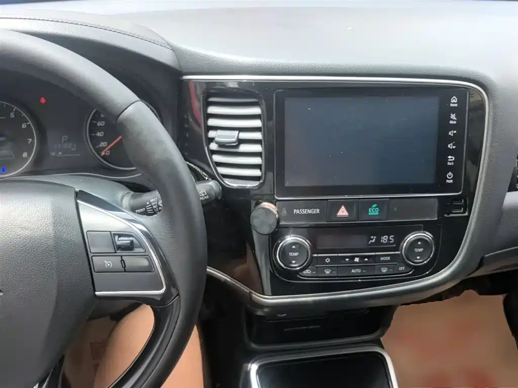 Mitsubishi Outlander 2018 2.0L 2WD Glory Edition 5-seater фото 10