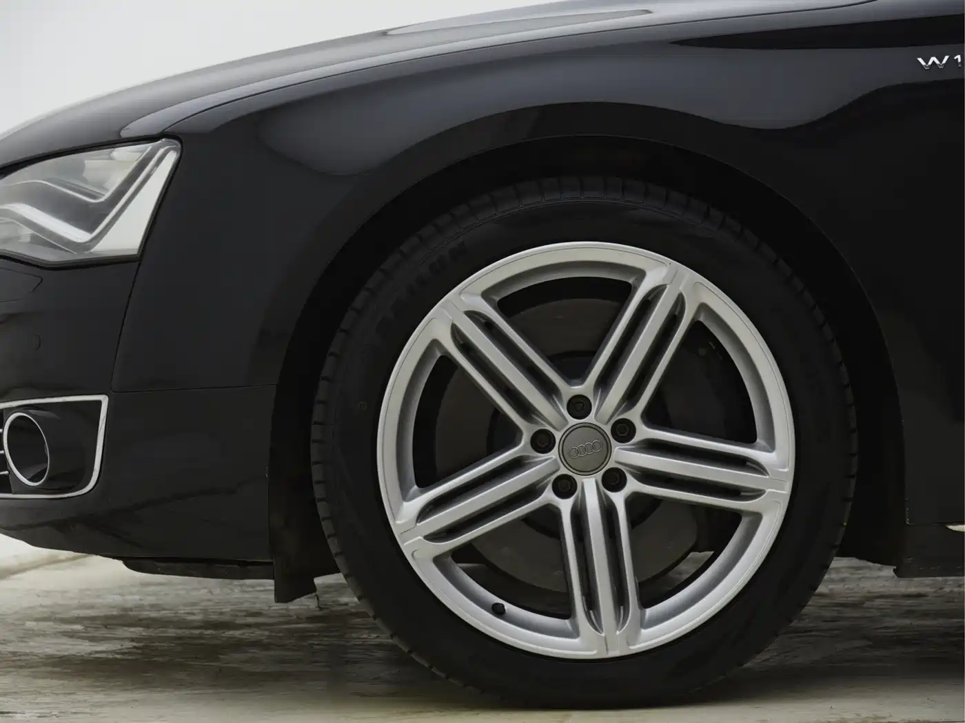 Audi A8 2011 2011 A8L W12 6.3 FSI quattro