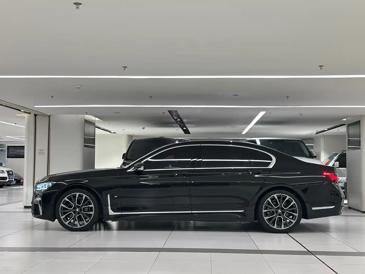BMW 7 Series 2019 740Li Exclusive M Sport Package фото 4