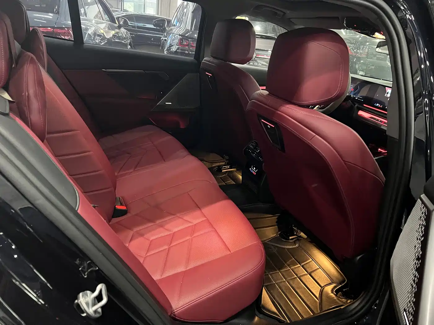 BMW 5 Series 2024 530Li Leading M Sport Package фото 14