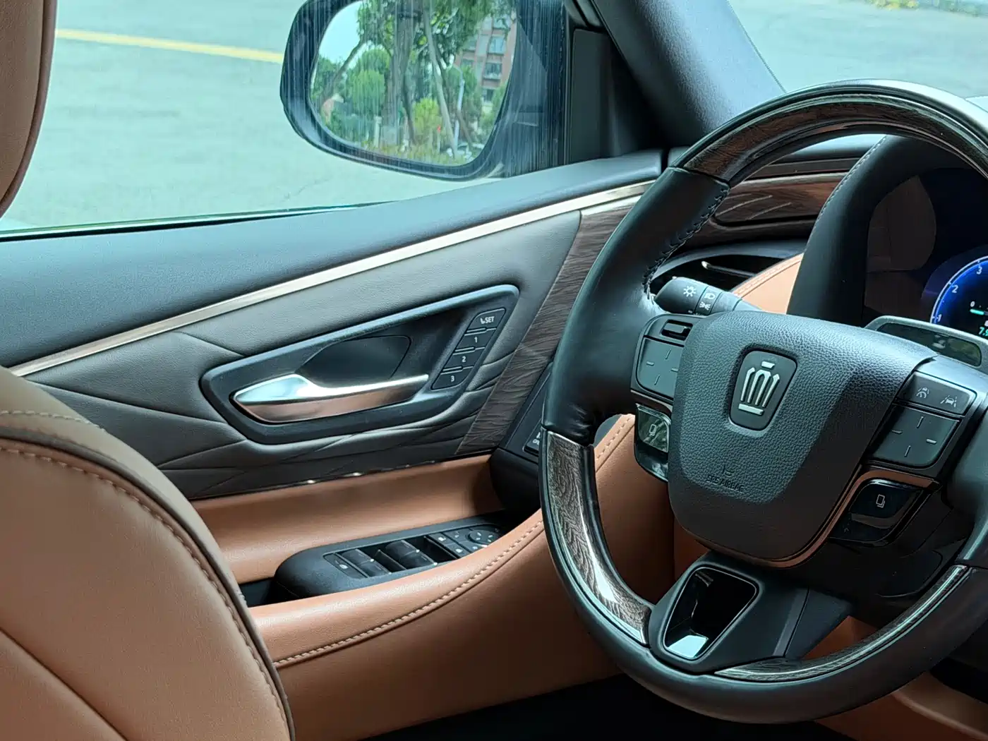 Toyota Vellfire 2024 Crown Hybrid 2.5L Executive Premium Edition фото 19