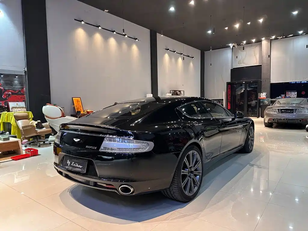 Фото 7 - Aston Martin Rapide