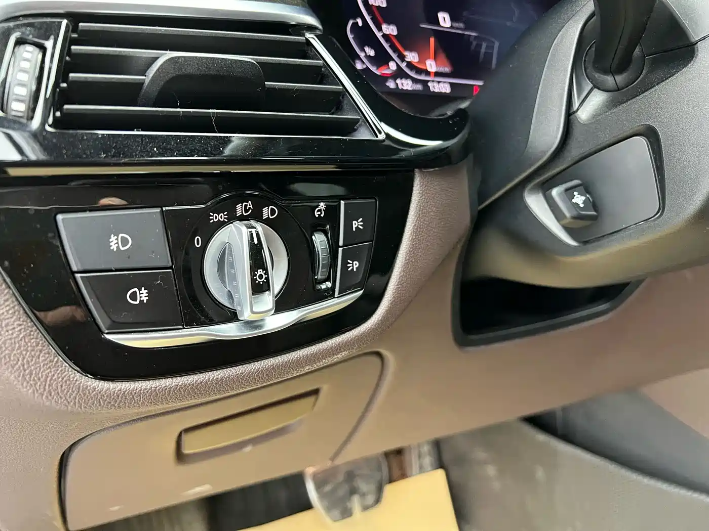 BMW 5 Series 2019 525Li M Sport Package фото 14