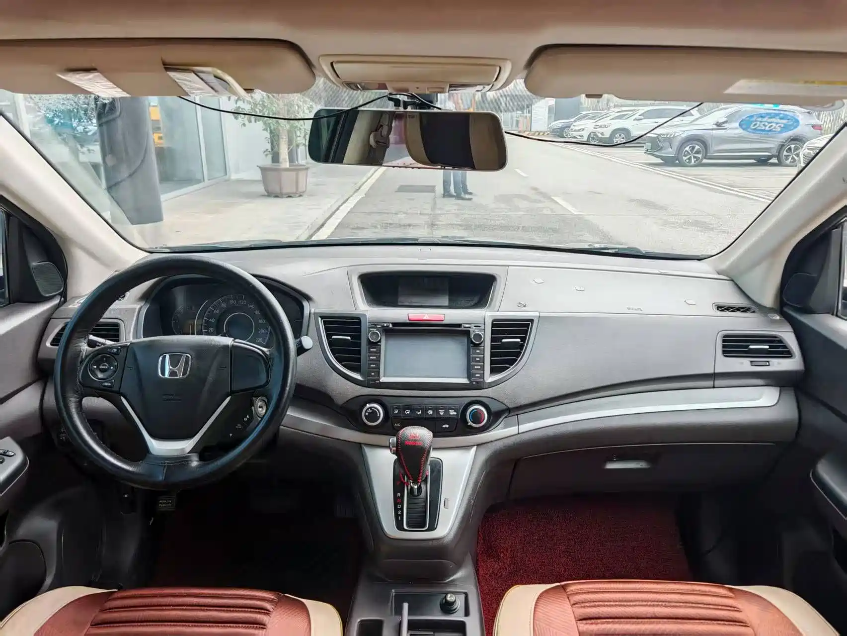 Фото 10 - Honda CR-V