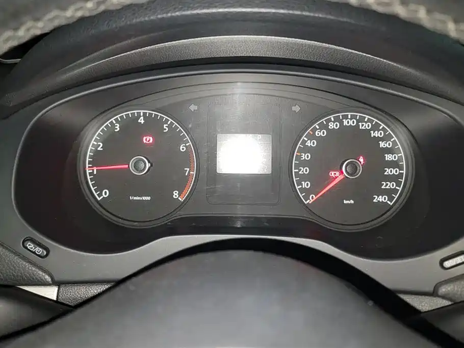 Volkswagen Sagitar 2014 Facelift 1.6L Automatic Leading Version фото 14