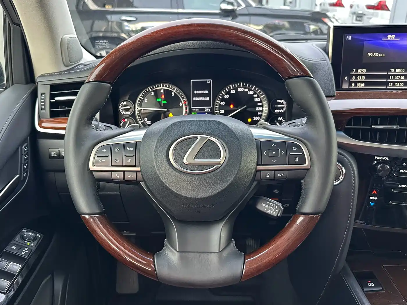 Lexus LX 2017 570 Prestige Luxury фото 7
