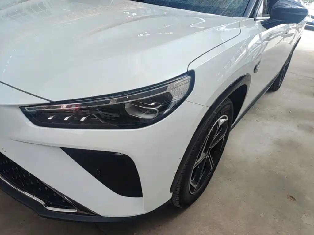 Nezha Auto Nezha L 2026 2024 Extended Range 310 Flash Charge Red Edition