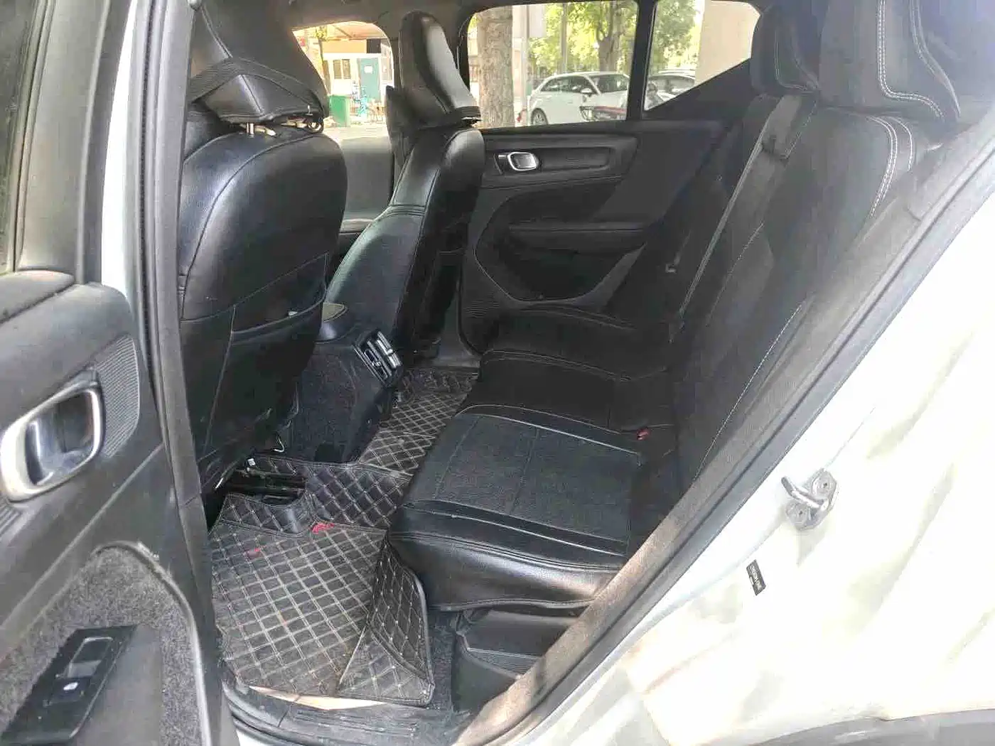 Фото 6 - Volvo XC40